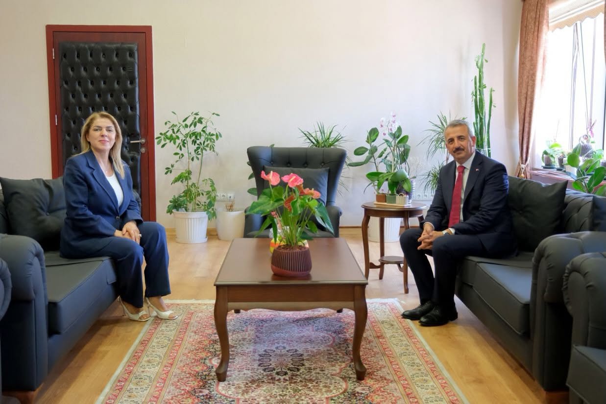 Edirne Valisi Sezer’den Kırklareli Üniversitesi Rektörü Ak'a ziyaret
