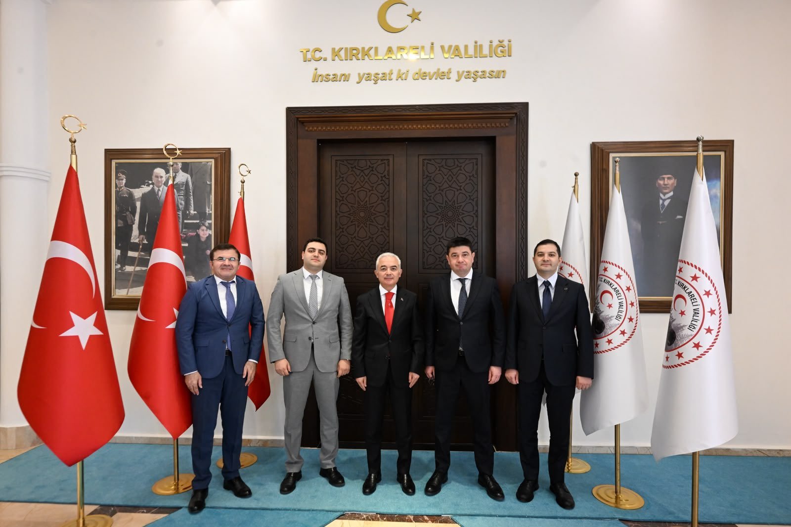 Azerbaycan İstanbul Başkonsolosu Aliyev, Vali Turan'ı ziyaret etti