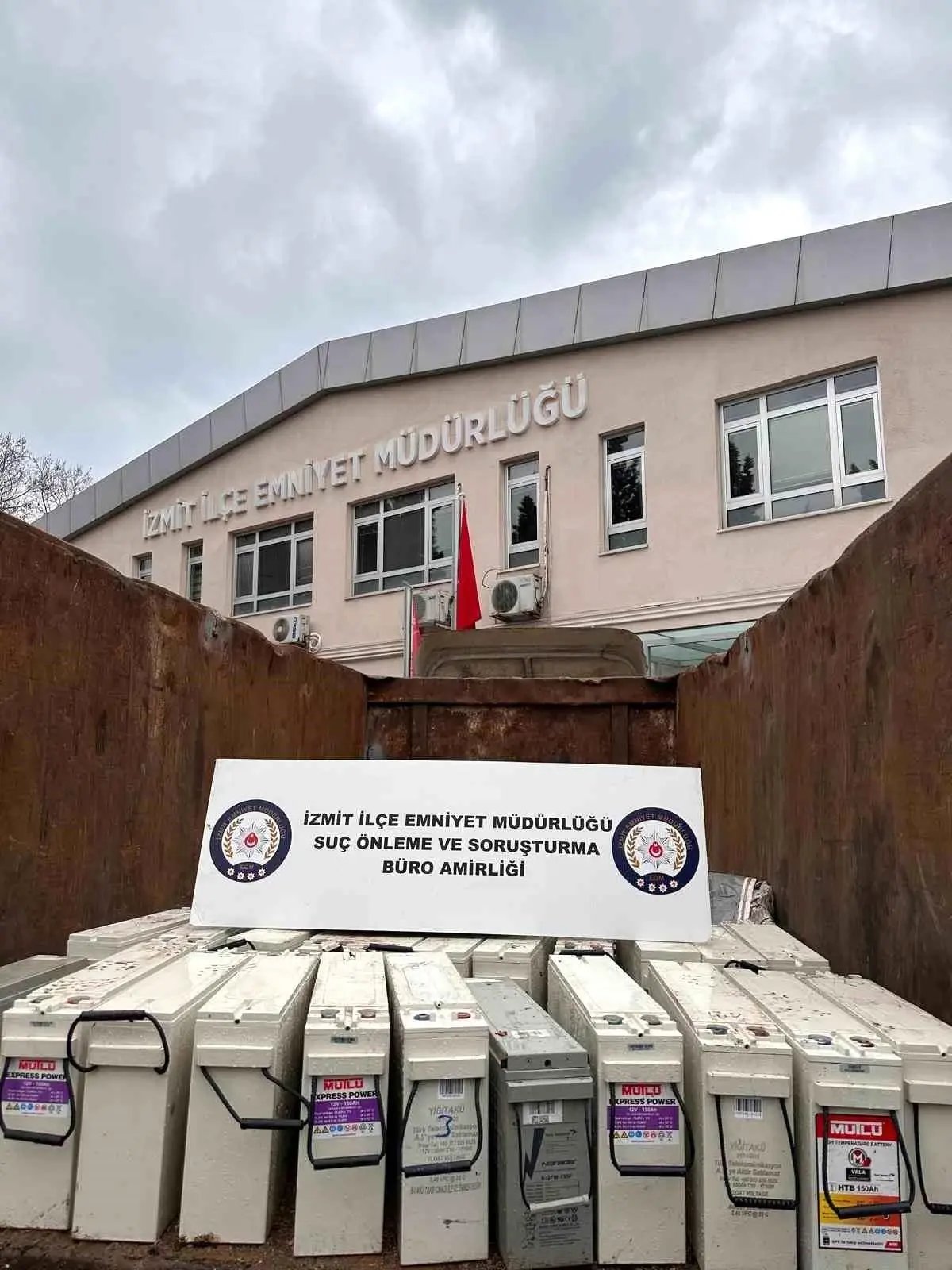 1.3 Milyon Liralık Akü Hırsızı İzmit'te Yakalandı
