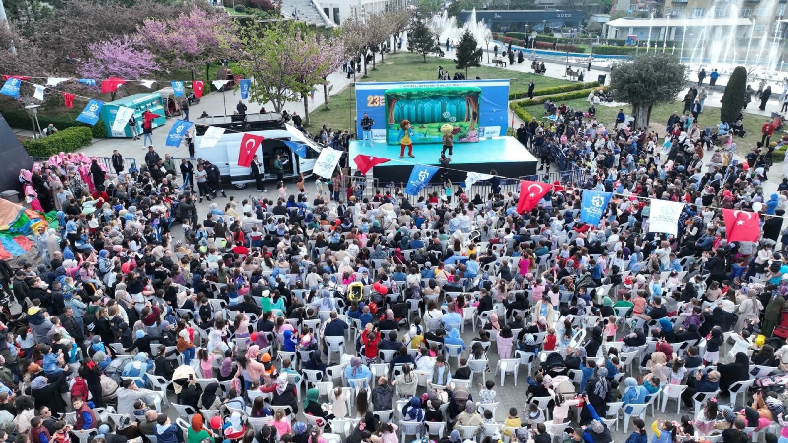 Gebze Kent Meydanı Çocuklarla Taştı: 23 Nisan Coşkusu Tavan Yaptı!