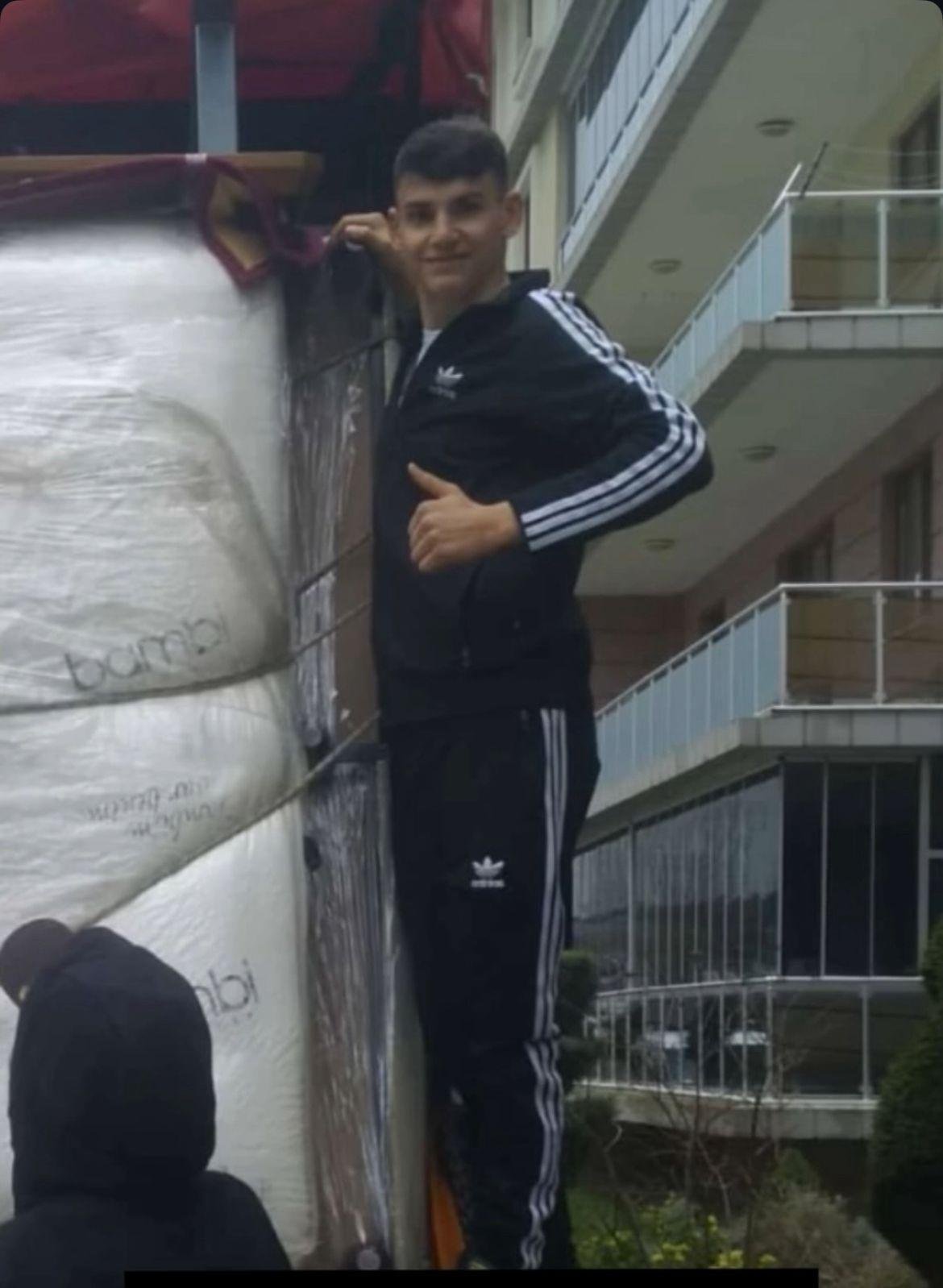 Bariyerlere çarpan otomobil takla attı: 2 ölü, 3 yaralı