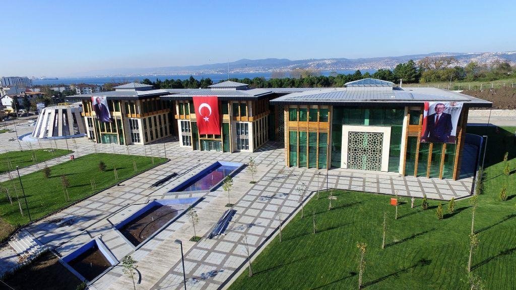 Başiskele'de usulsüzlük: 5 personel görevden uzaklaştırıldı