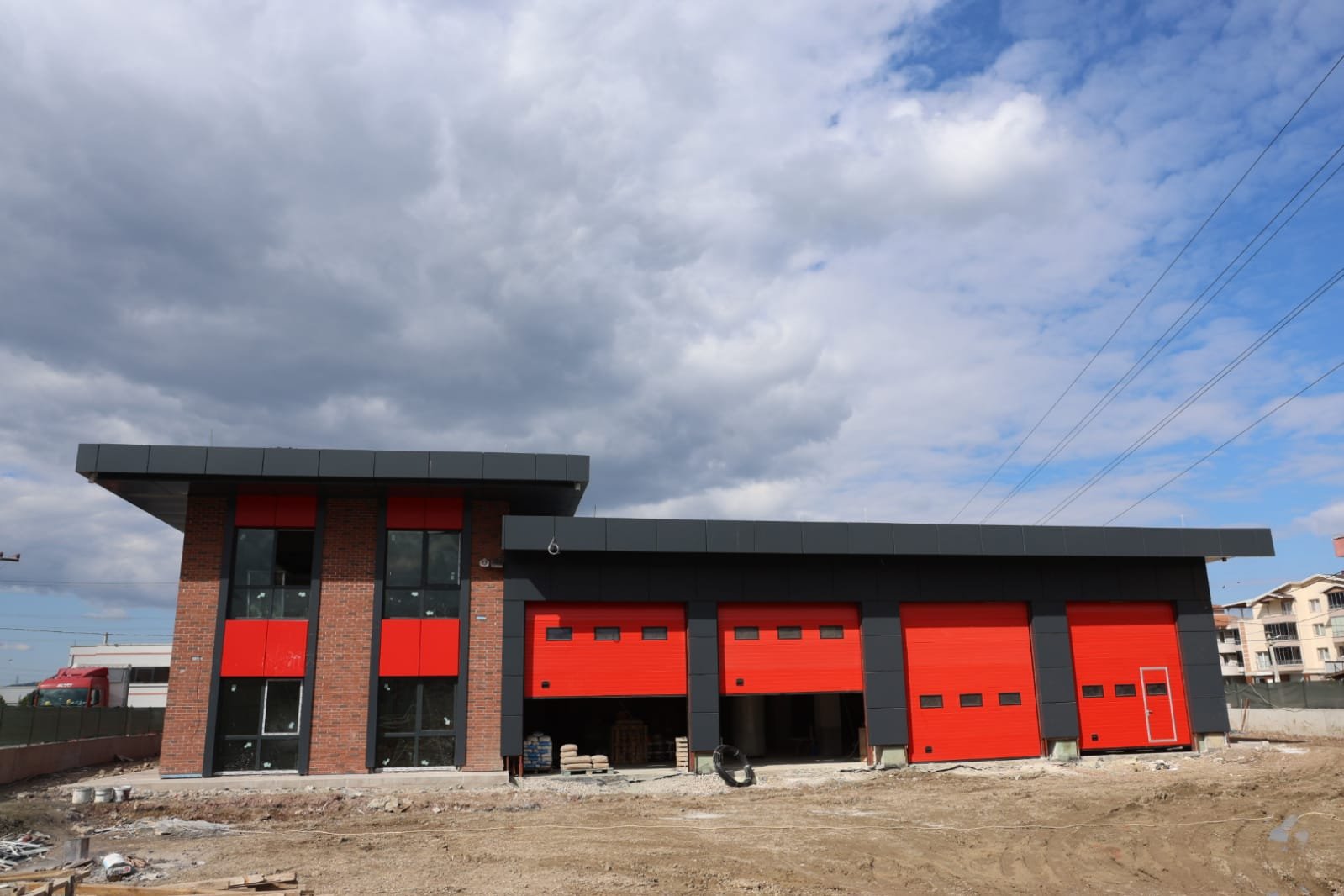 Büyükşehir İtfaiyesi yeni tesislerle daha da güçleniyor