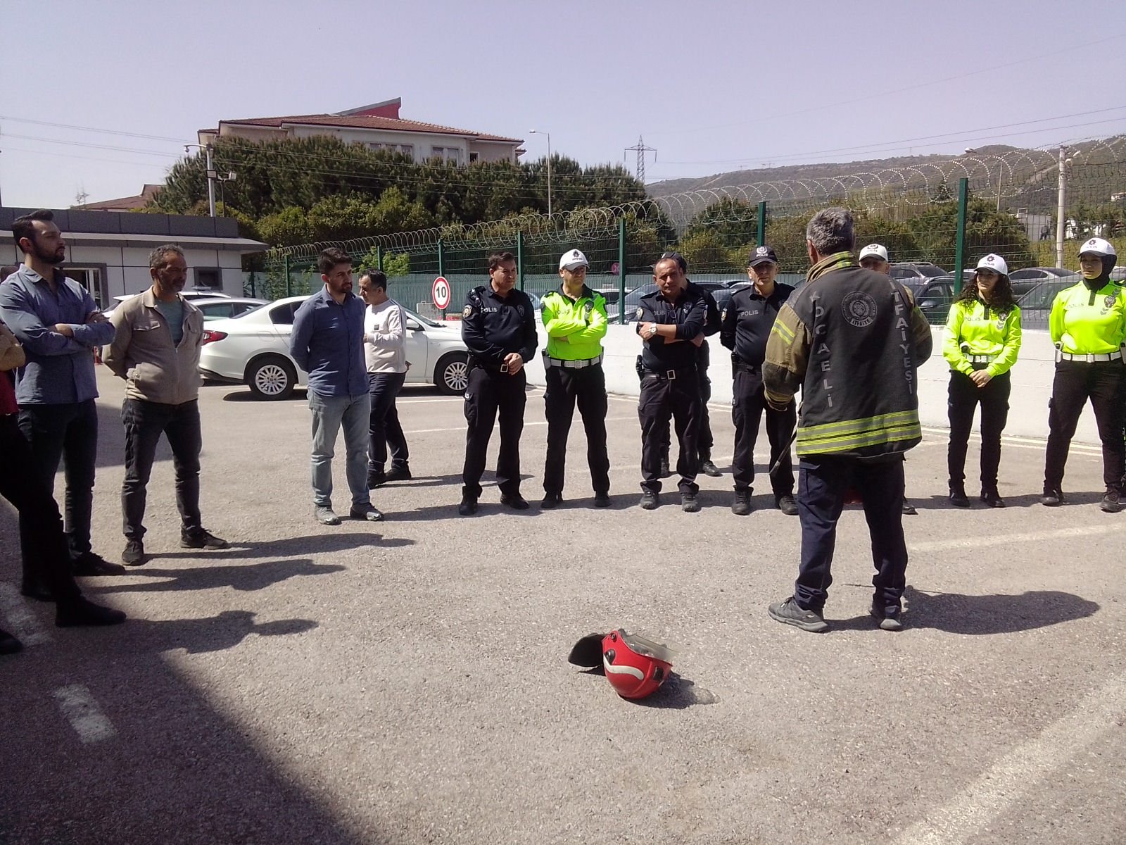 Büyükşehir İtfaiyesi'nden polislere yangın eğitimi