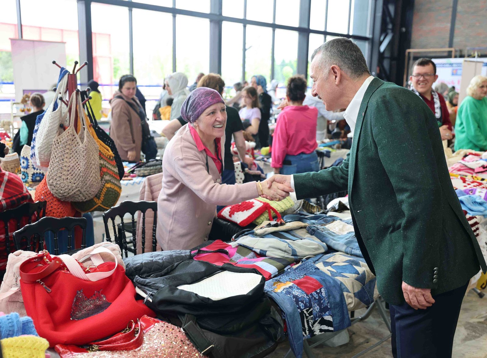 Büyükşehir’den Anneler Günü’ne Renkli Kutlama