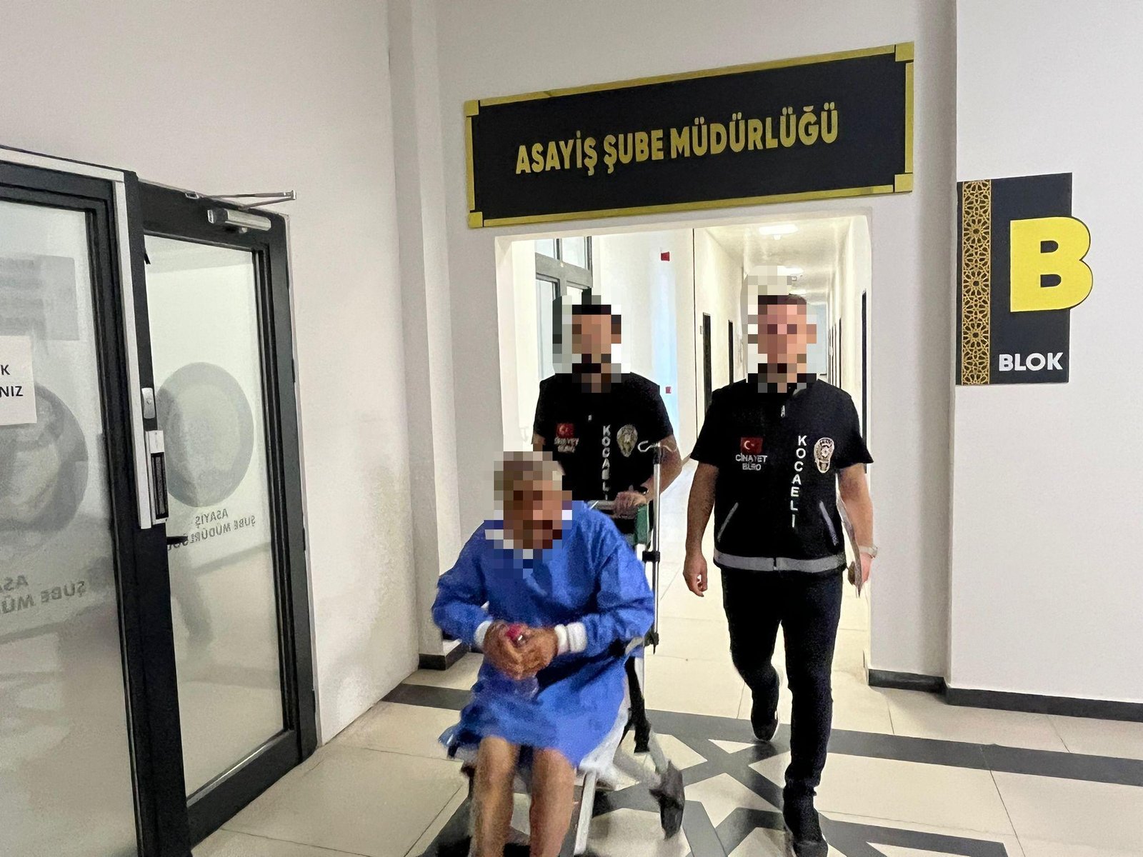 Eşini bıçak, tabancayla öldüren koca tutuklandı