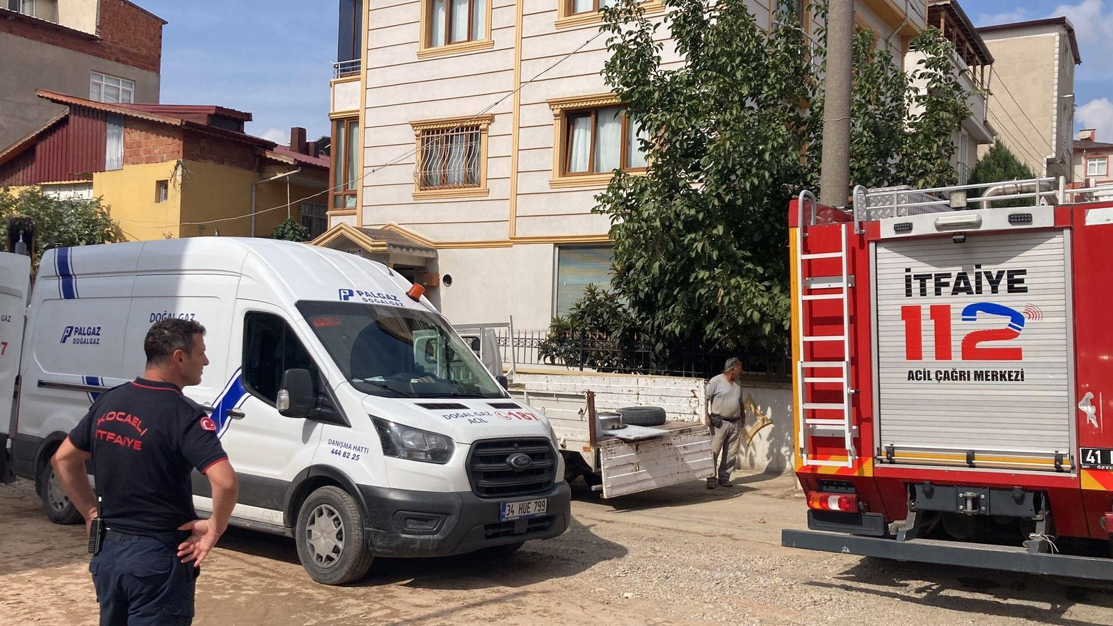 İş makinesiyle çalışma sırasında doğal gaz borusu patladı
