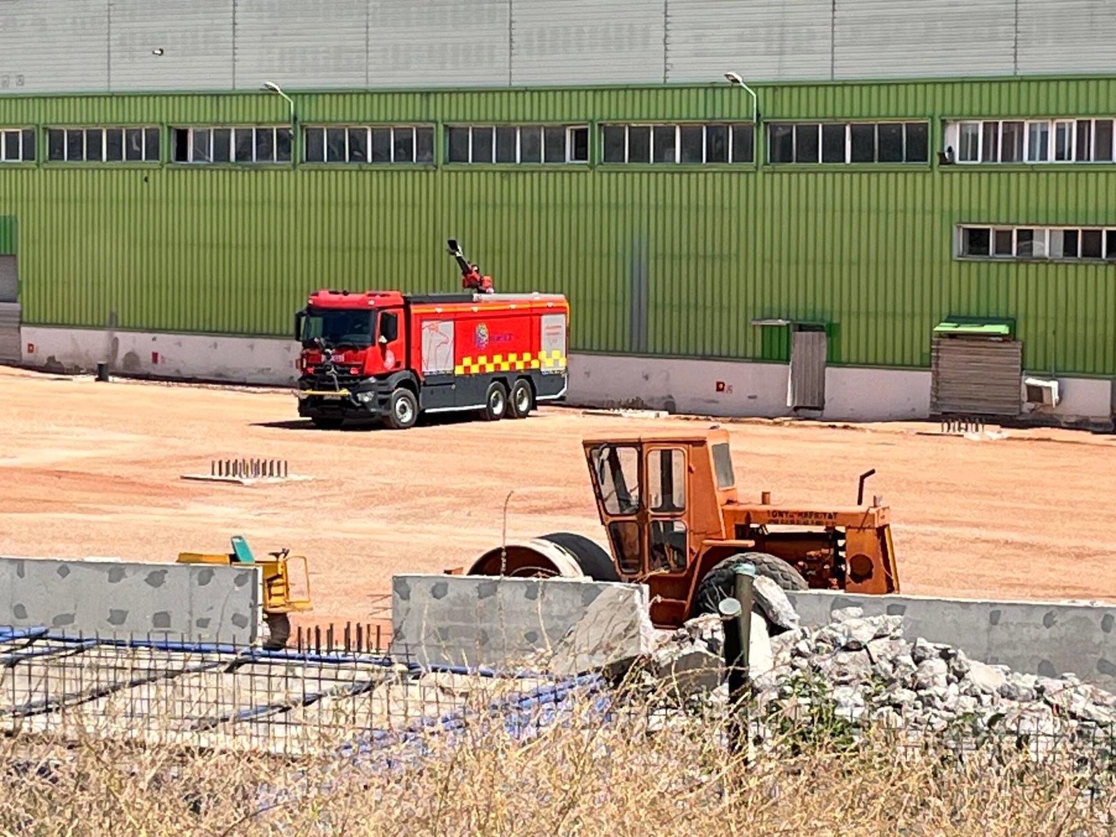 Kimya Fabrikası Bahçesinde Doğal Gaz Boru Hattı Delindi