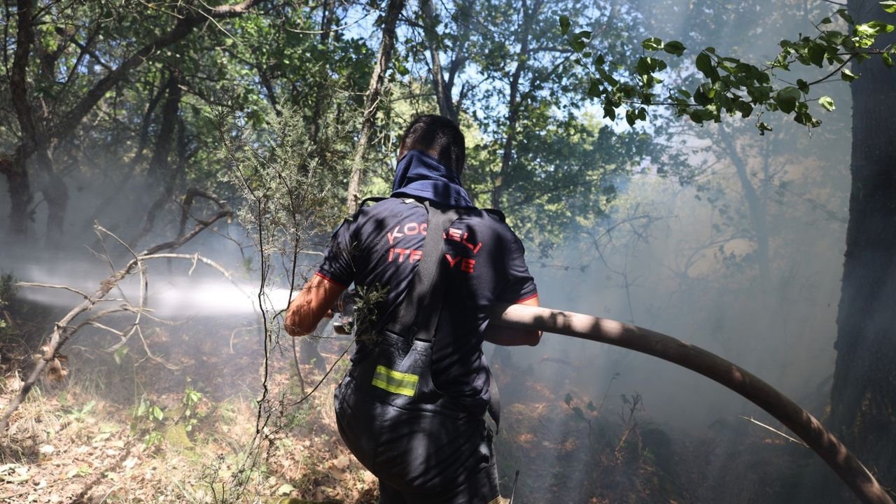 Kocaeli Büyükşehir, Karamürsel Yangınına Seferberlik İlan Etti