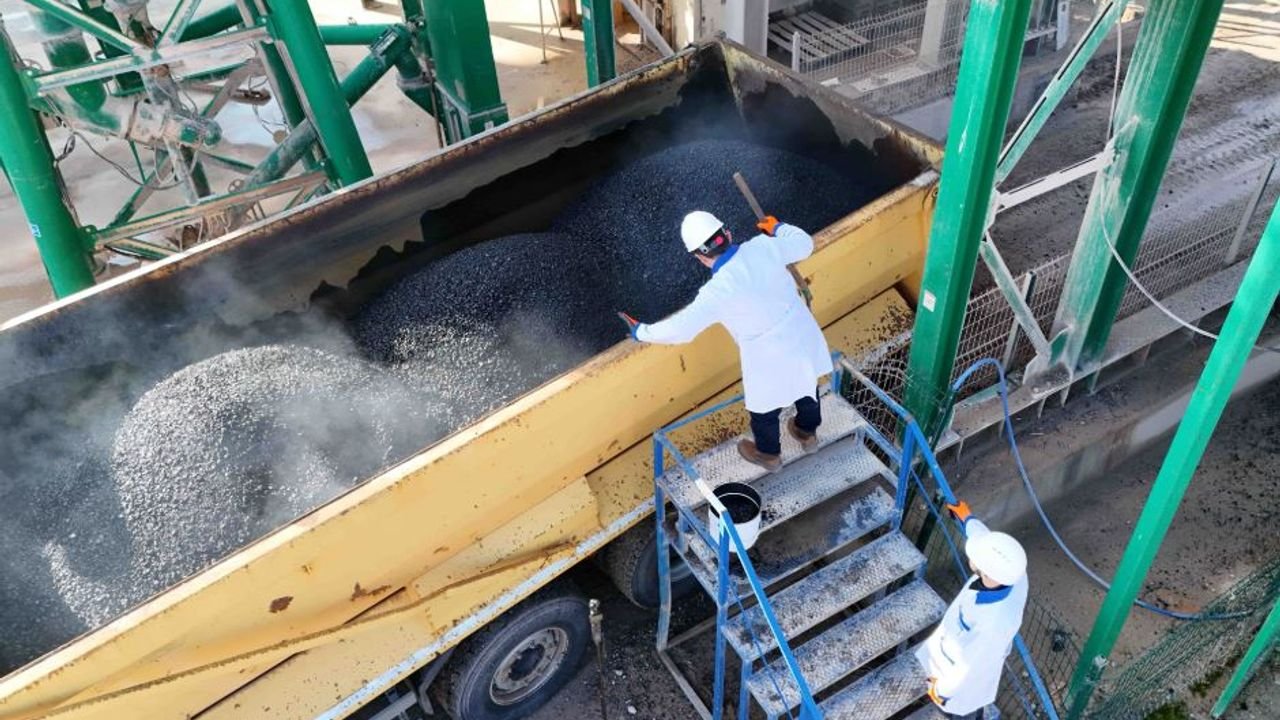 Kocaeli: Saatte 240 ton asfalt üretimi