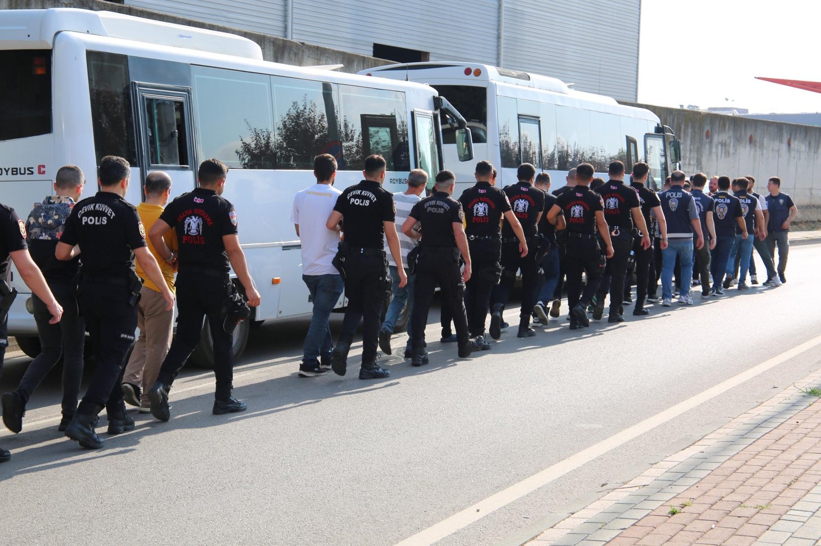 Kocaeli merkezli dolandırıcılık operasyonu: 19 il, 38 gözaltı