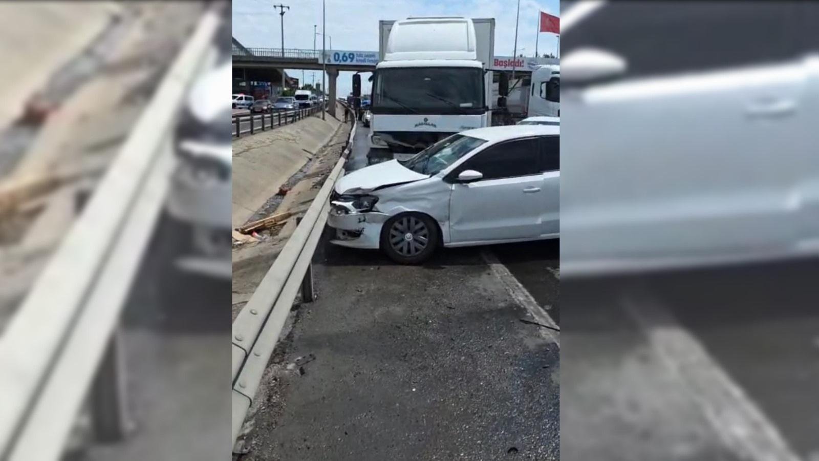 Kocaeli'de 10 araçlı zincirleme kaza: 2 yaralı