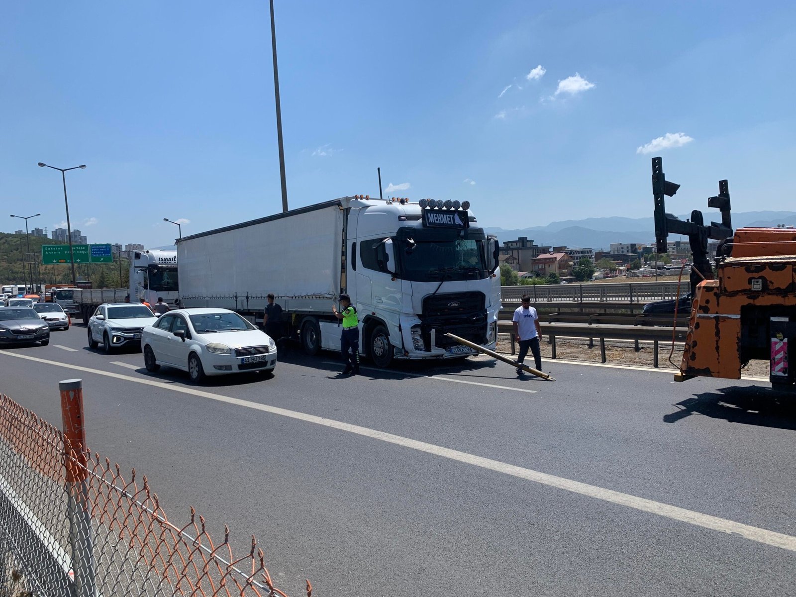 Kocaeli'de zincirleme kaza: 4 yaralı