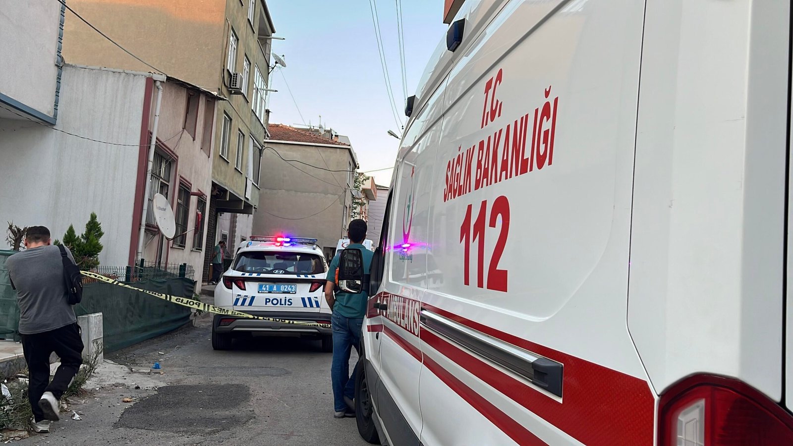 Kötü kokan evde anne-kız ölü bulundu: Kesici alet yaraları