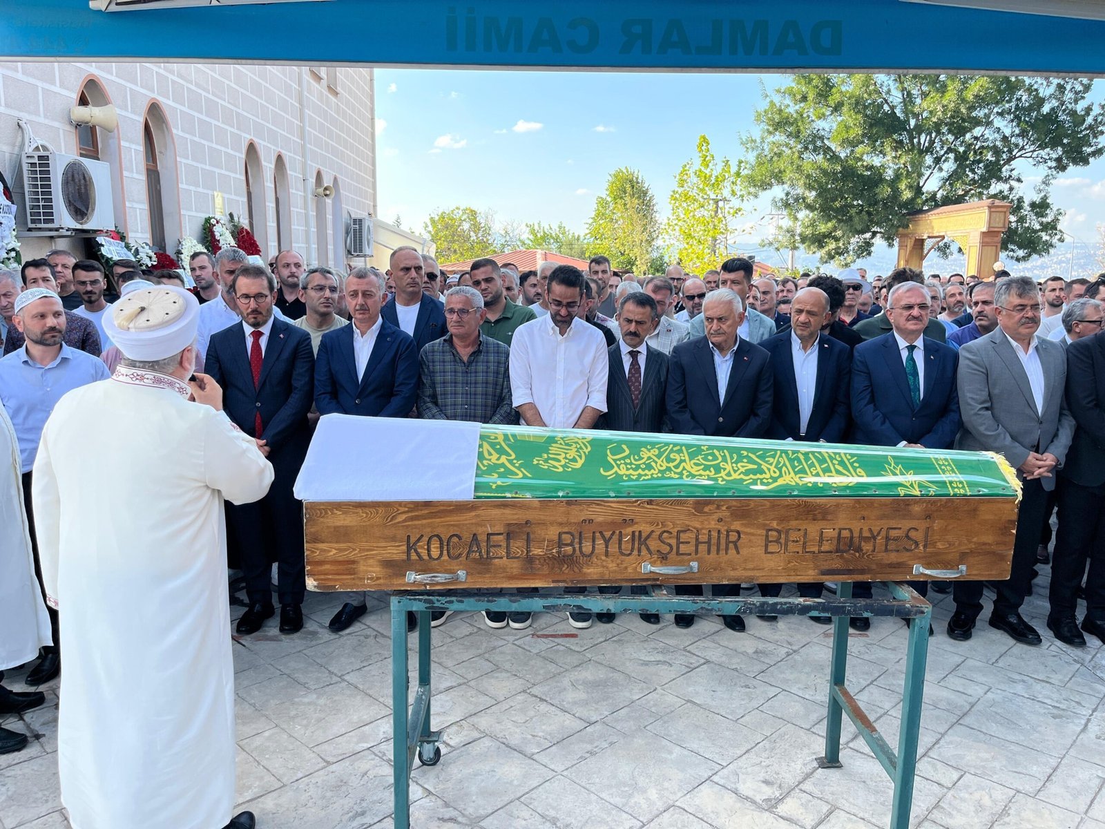 Yıldırım, eski danışman Serim'in babasının cenazesine katıldı