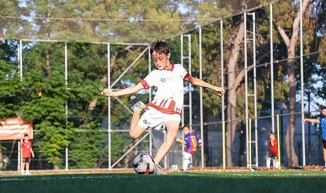 Antalya Büyükşehir Belediyesi'nin spora ve sporcuya desteği sürüyor