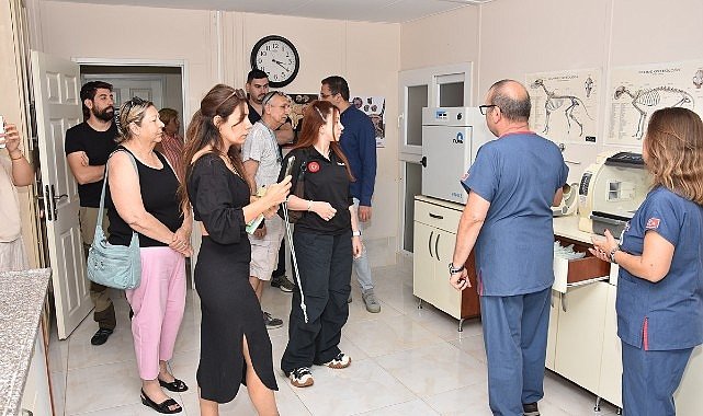 Balçova Belediye Başkanı Onur Yiğit, İzmir'de hayvan hakları alanında faaliyet gösteren yerel ve ulusal ölçekli derneklerle bir araya geldi
