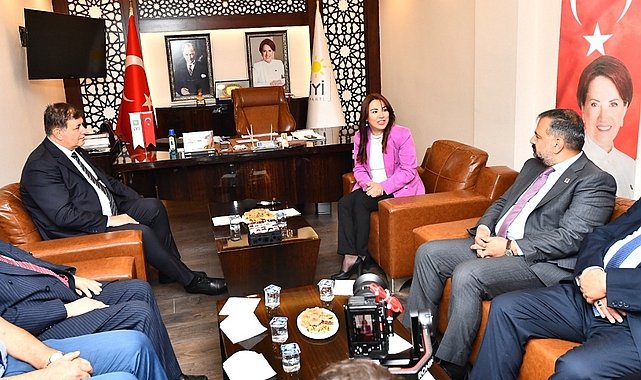 Başkan Tugay'dan İYİ Parti'ye ziyaret "5 yıl hep beraber çalışacağız"