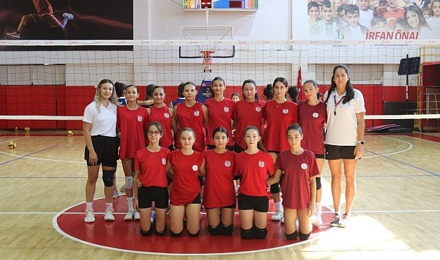 Bayraklı'da 9 Eylül voleybol turnuvası