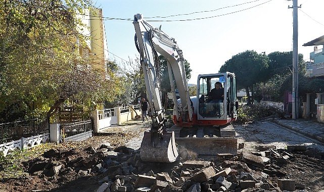 Burhaniye'de Yollar 5 Yıldır İlmek İlmek Örülüyor