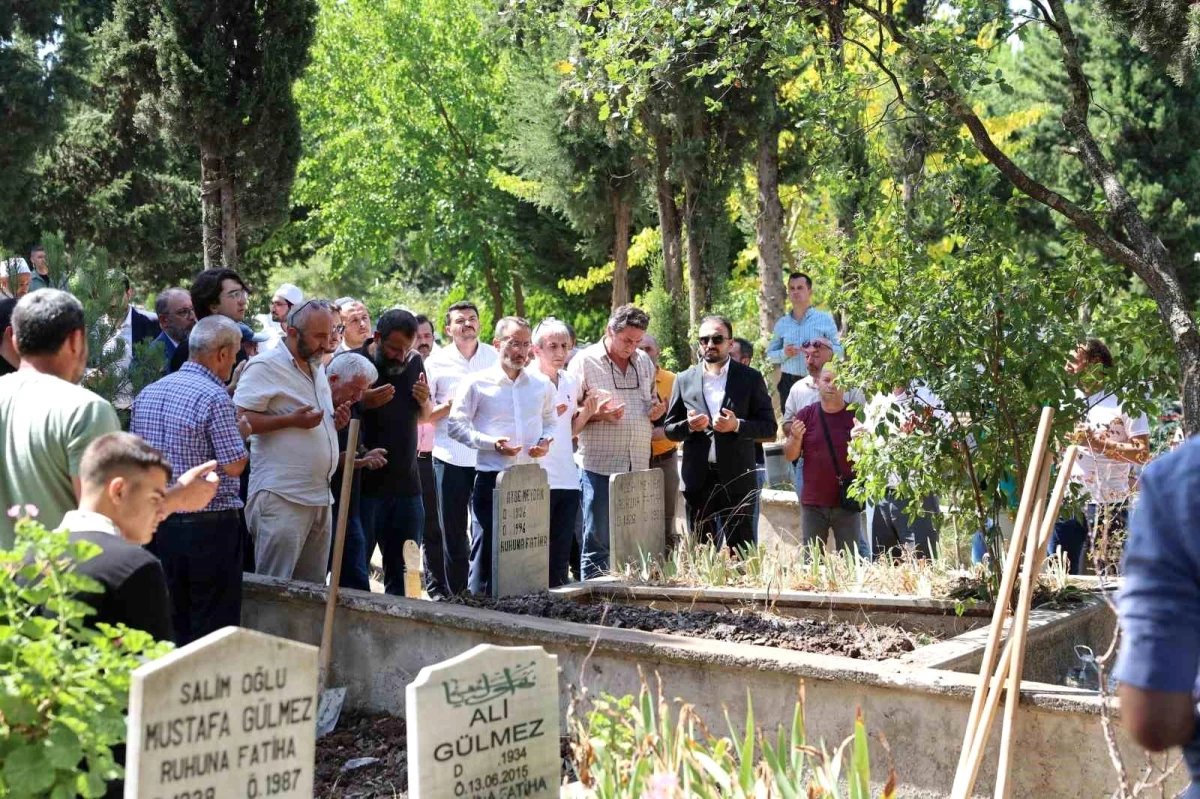Cumhurbaşkanlığı İletişim Başkanı Fahrettin Altun'un Teyzesi Hayatını Kaybetti