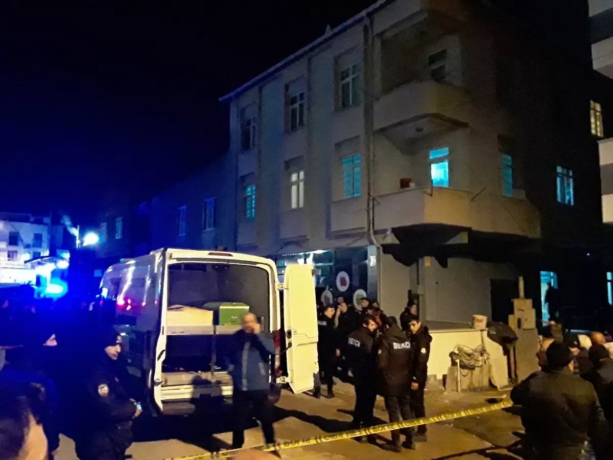 Darıca'da Pompalı Tüfekle Eşini Öldüren Adam Teslim Oldu