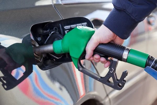 Benzin Fiyatlarına Zam, LPG'ye İndirim