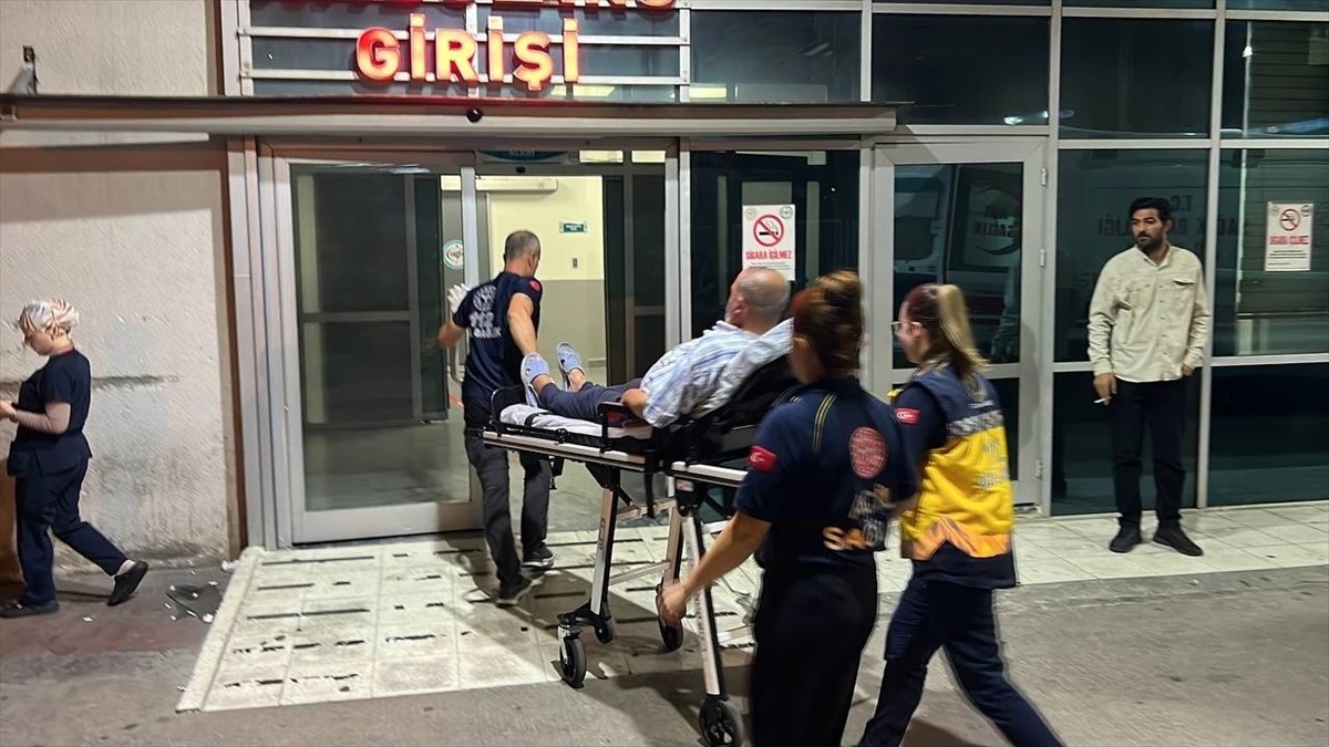 Gebze'de Yolda Yürüyen Kişi Bıçaklı Saldırıya Uğradı