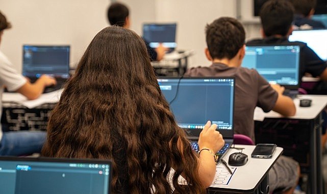 Gençler İBBTech Teknoloji Takımı'nın Seçmeleri İçin Yarıştı
