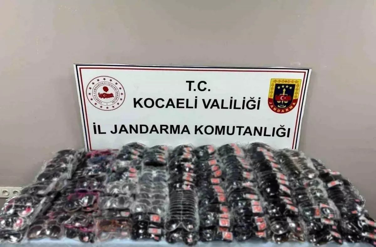 Gölcük'te Sahte Güneş Gözlüğü Operasyonu: 2 Bin Gözlük Ele Geçirildi