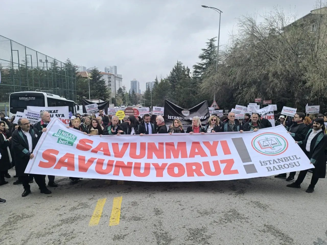 Binlerce Avukat Anıtkabir'e Yürüyor: Savunma Susmayacak!