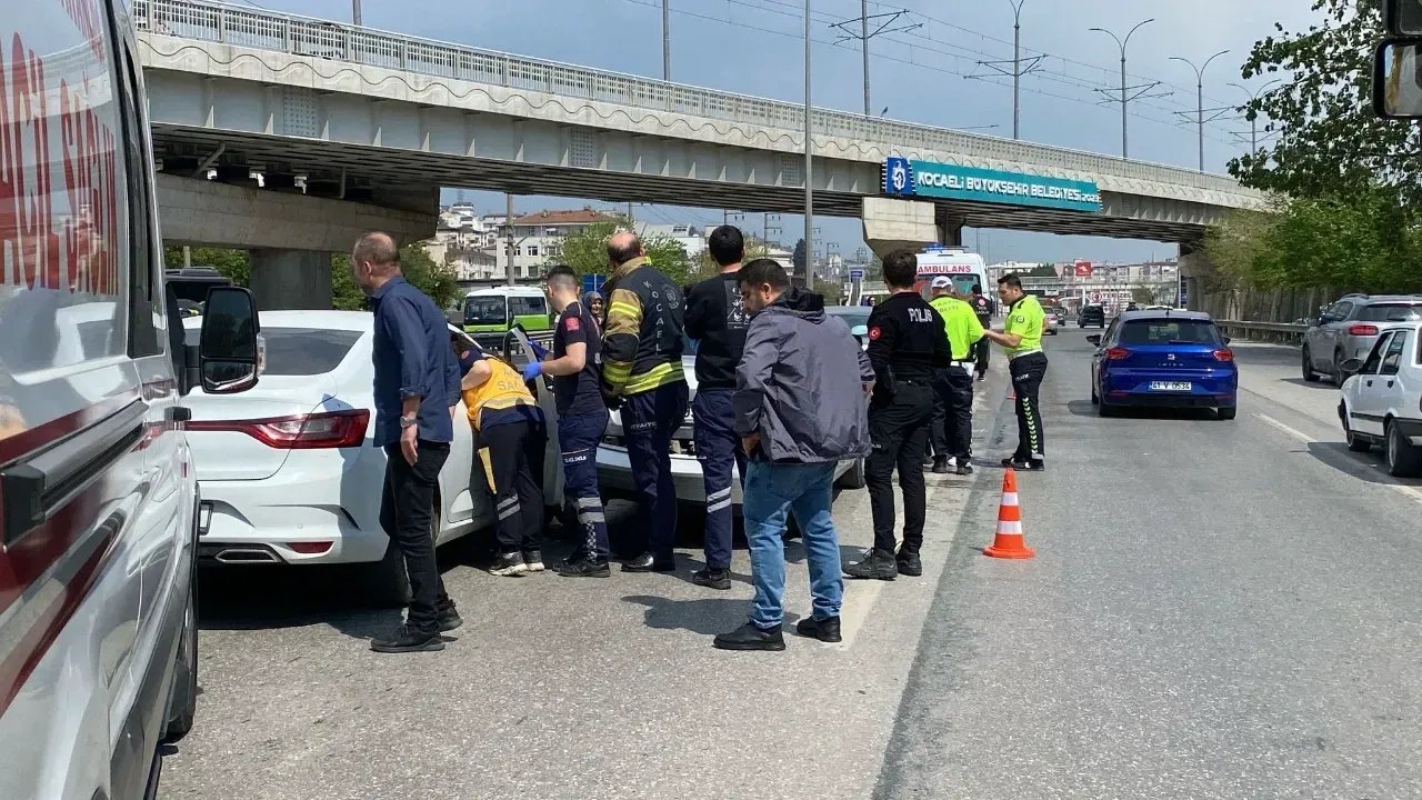 KOCAELİ D100 KARAYOLU’NDA ZİNCİRLEME KAZA