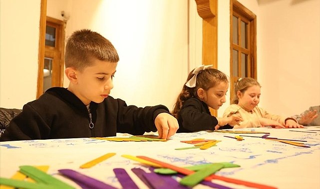 İnegöl'de Çocuklar Hem Eğleniyor, Hem De Öğreniyor