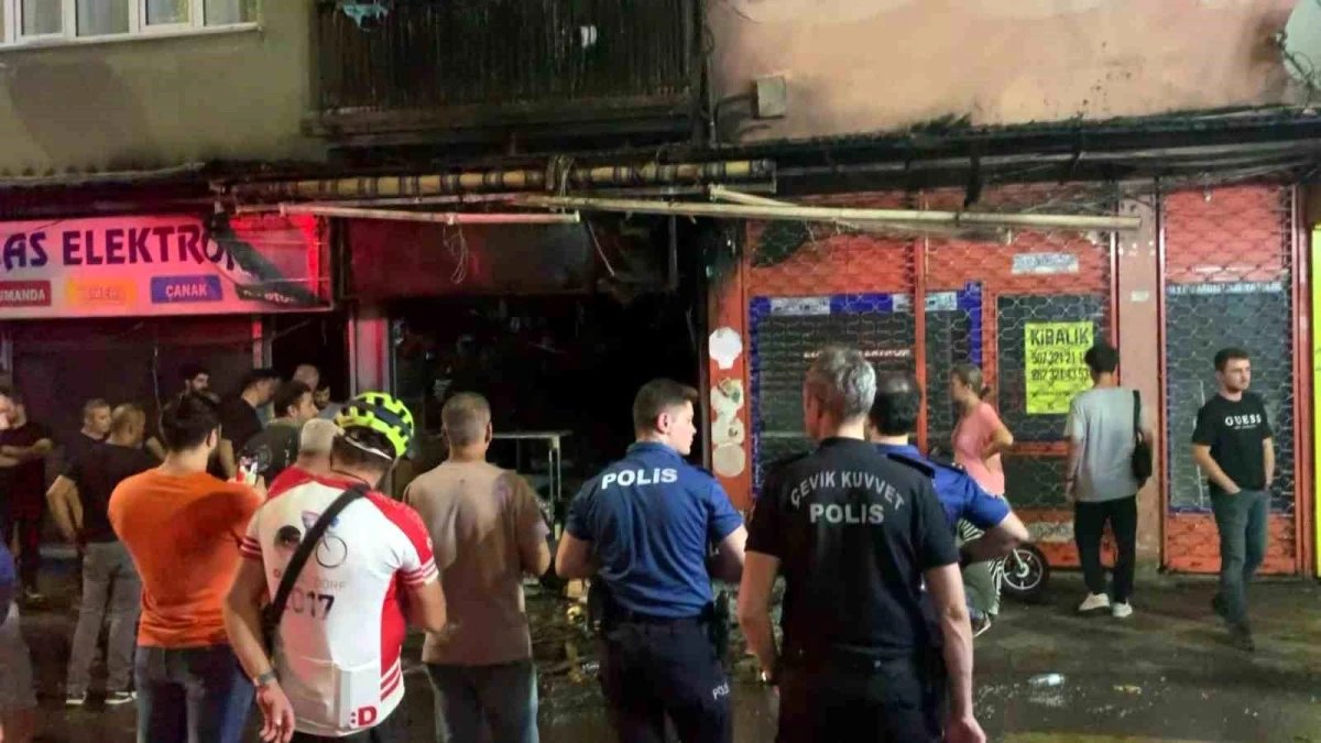 İzmit'te 5 Katlı Binada Yangın Çıktı