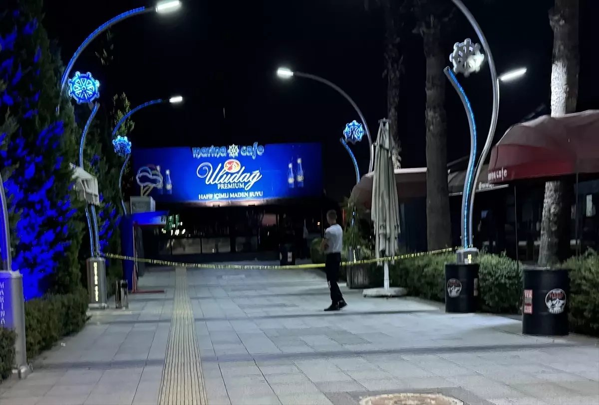 İzmit'te kafede çıkan silahlı kavgada 1 kişi öldü, 1 kişi yaralandı