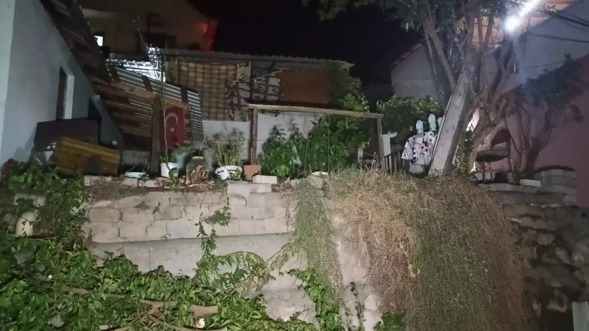 İzmit'te Silahlı Saldırı: 2 Yaralı