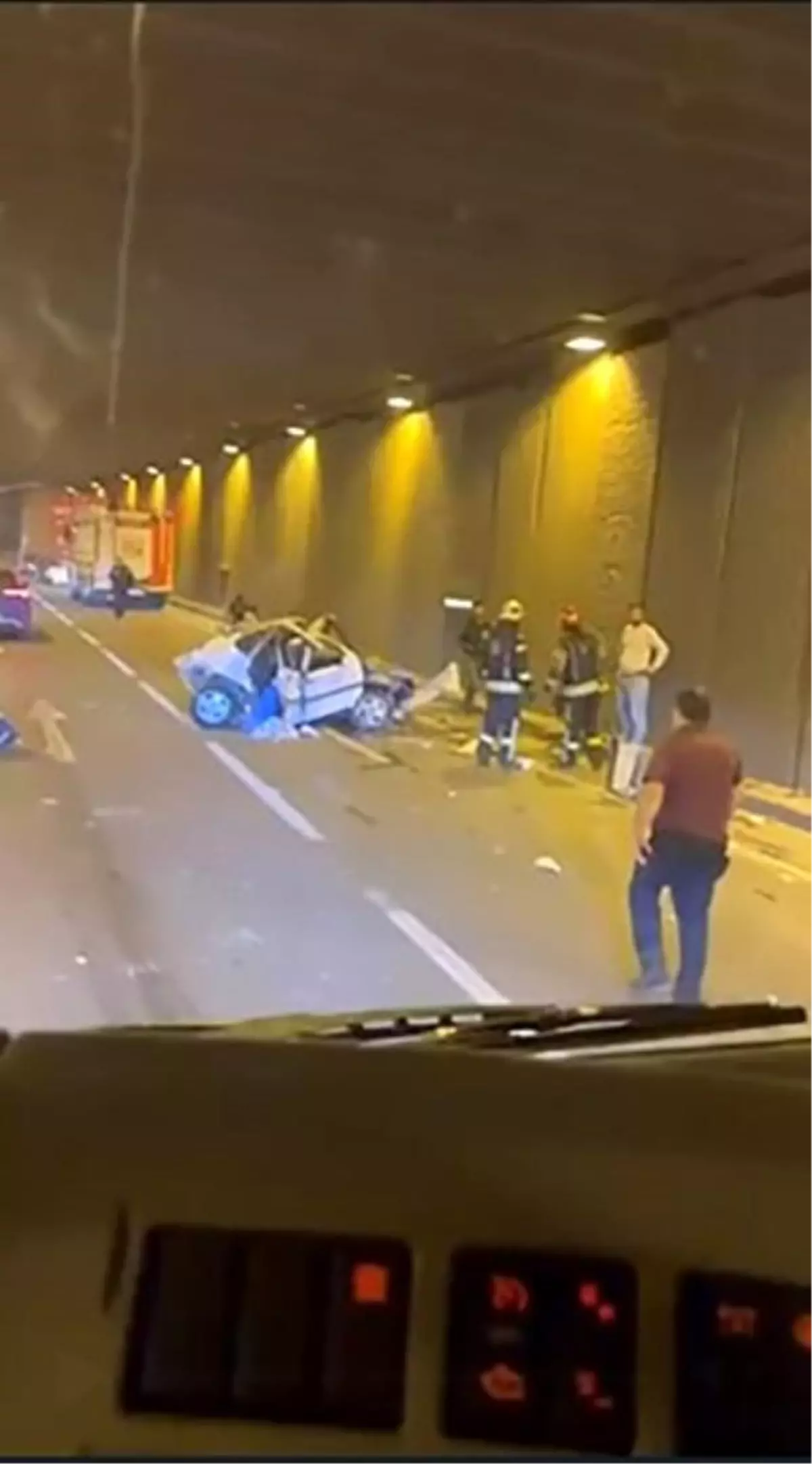 İzmit'te Trafik Kazası: Sürücü Ağır Yaralandı