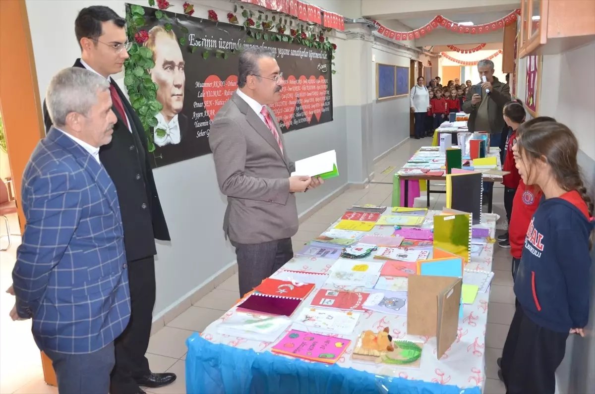Karamürsel'de 'Dilimizin Zenginlikleri' Projesi Kapsamında Sözlük Tasarım Yarışması Düzenlendi