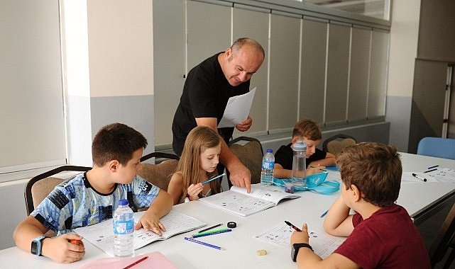 Karşıyaka Belediyesi'nden eğitime destek