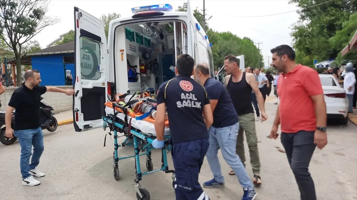 Kartepe'de Otomobilin Çarptığı Bisikletli Çocuk Hayatını Kaybetti