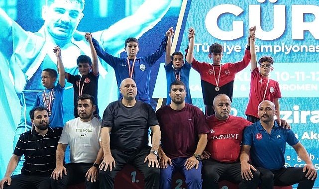 Kartepeli Güreşçiler Türkiye Şampiyonası'na Damga Vurdu!