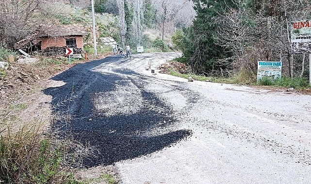 Kemer'de asfalt bakım ve reglaj çalışmaları