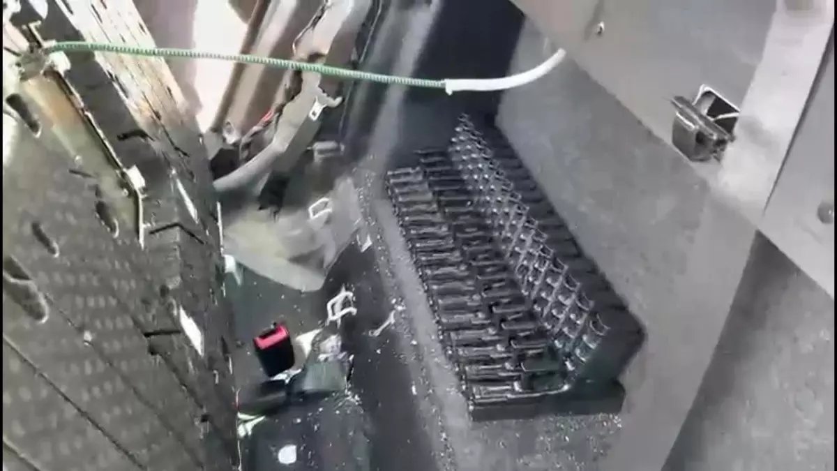 Kocaeli D-100'de Kaçak Silah Operasyonu: 17 Tabanca Ele Geçirildi