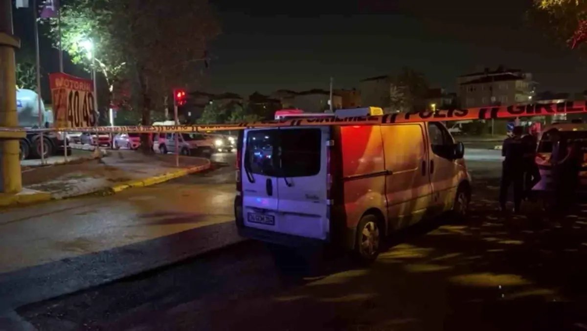 Kocaeli Gebze'de Kırmızı Işıkta Bıçaklı Kavga: 4 Yaralı