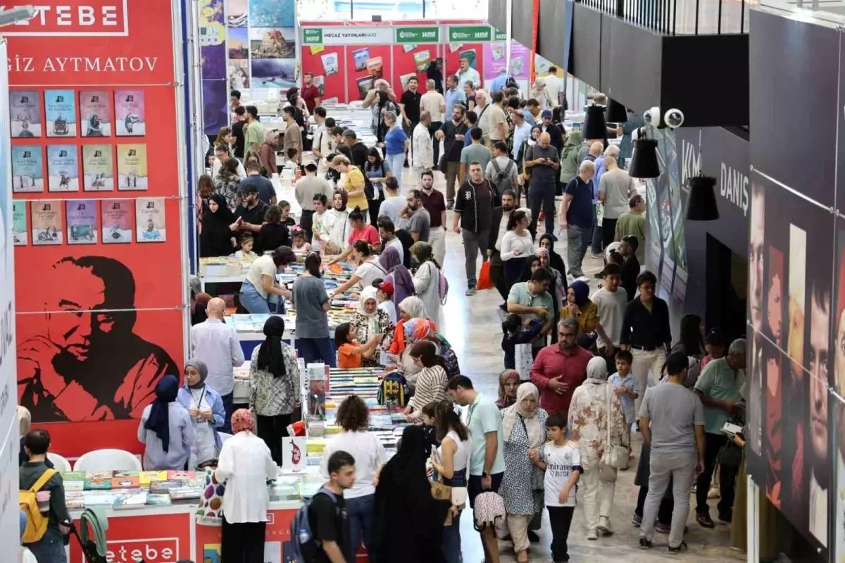 Kocaeli Kitap Fuarı'na 282 Bin Ziyaretçi