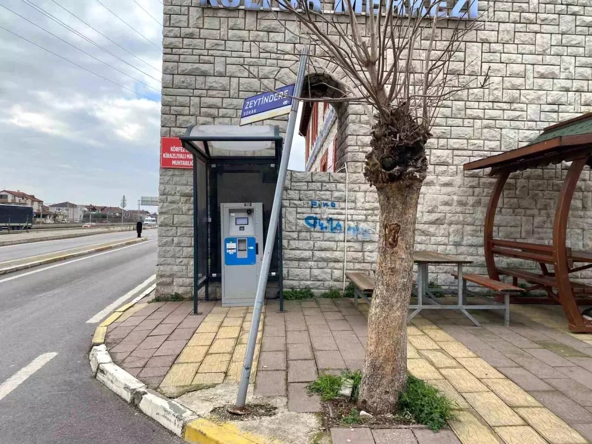 Kocaeli'de Alkollü Şahsın İntihar Girişimi Engellendi