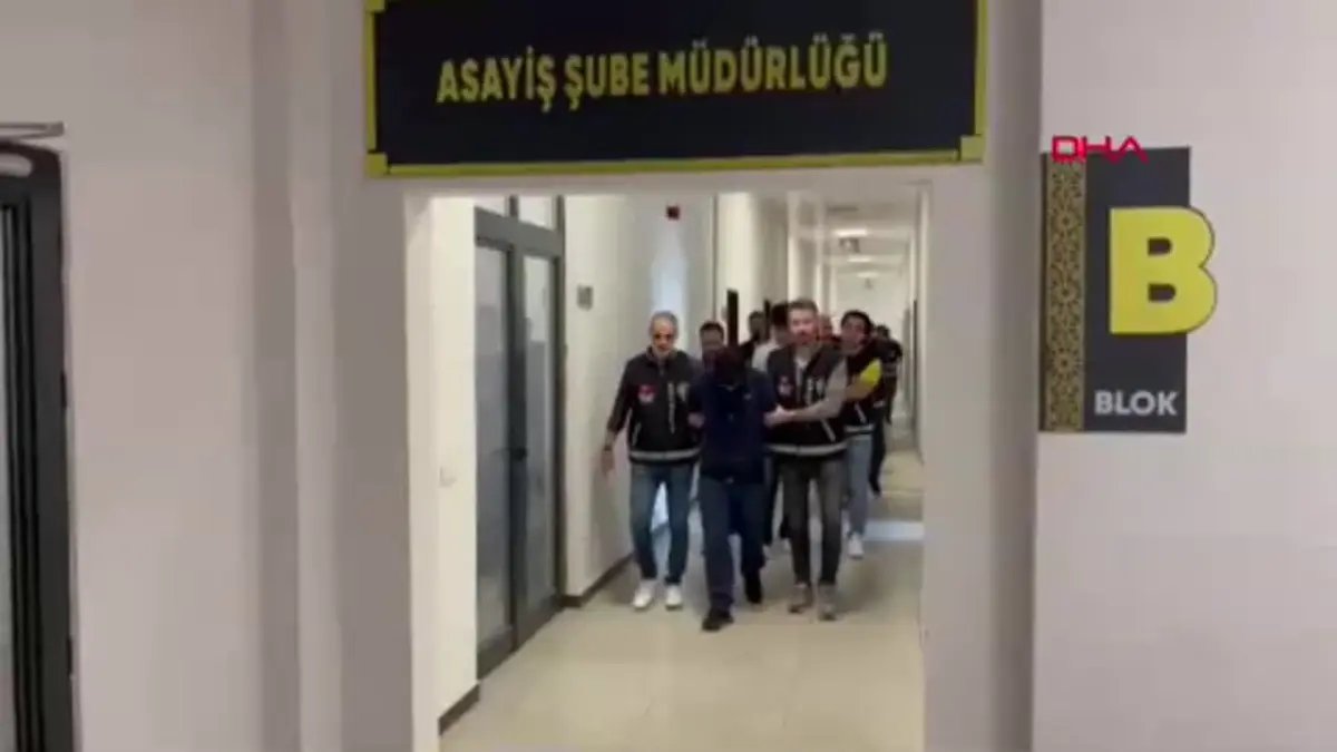 Kocaeli'de Eğlence Mekanına Silahlı Saldırı: 4 Yaralı, 8 Şüpheli Yakalandı