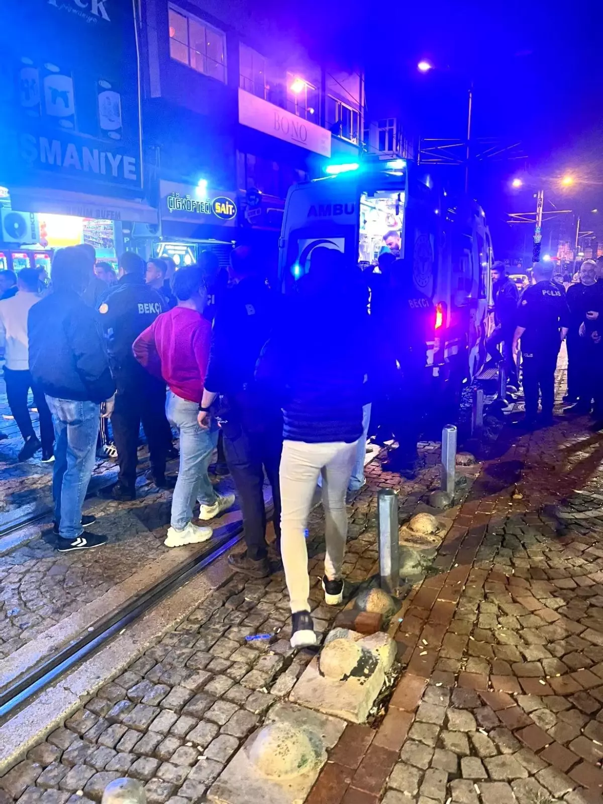 Kocaeli'de Eğlence Mekanına Silahlı Saldırı: 4 Yaralı