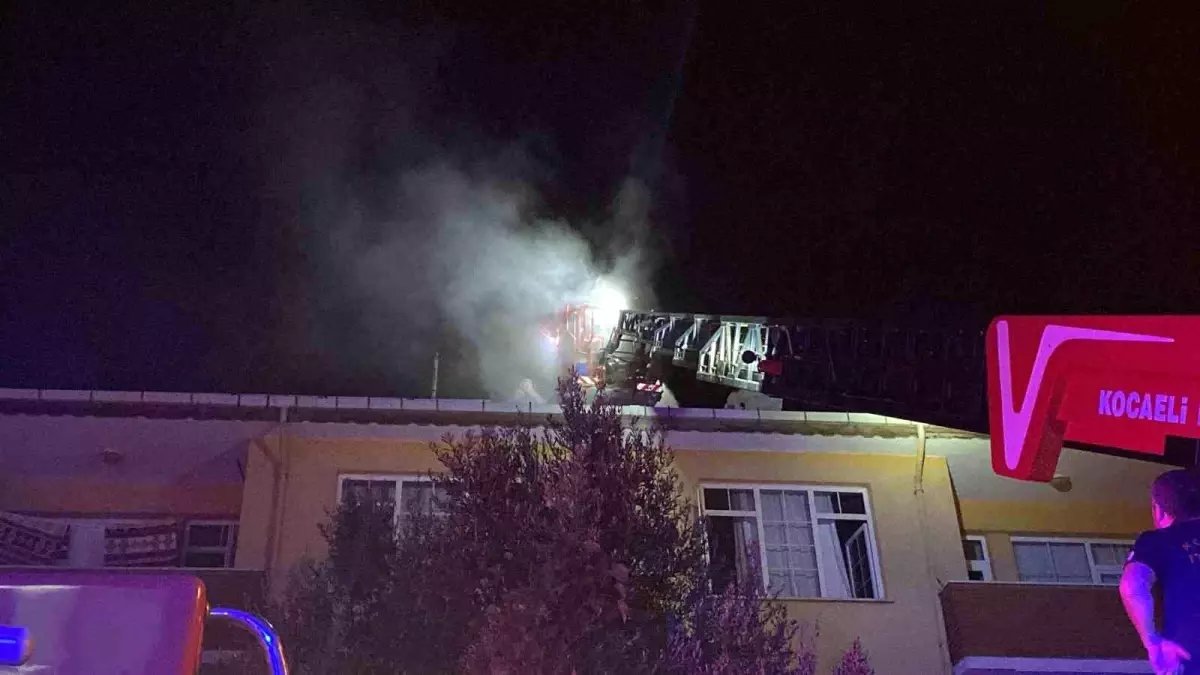 Kocaeli'de Güneş Enerjisi Sisteminde Yangın Paniğe Sebep Oldu