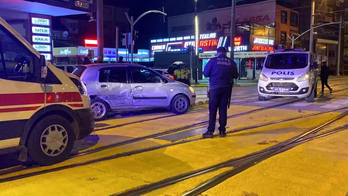 Kocaeli'de İki Araçlı Kaza: Bir Yaralı